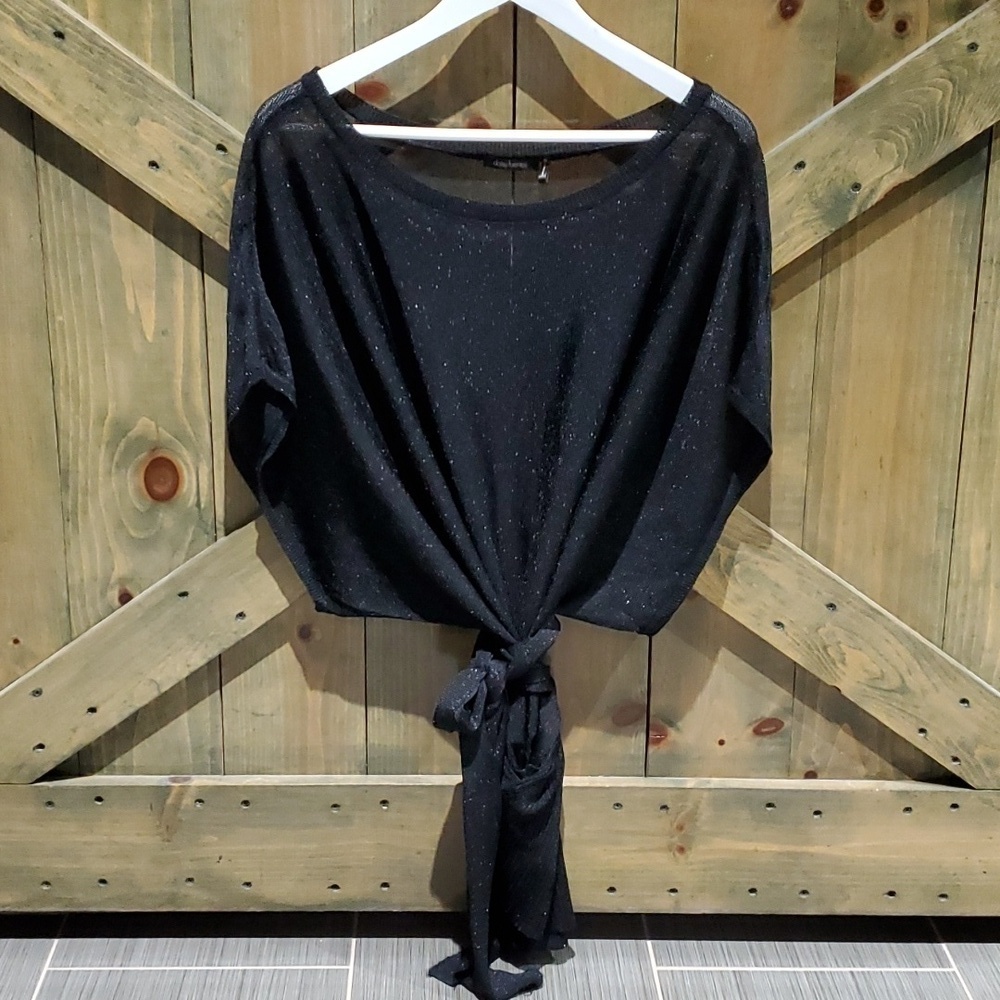 BLACK BLOUSE